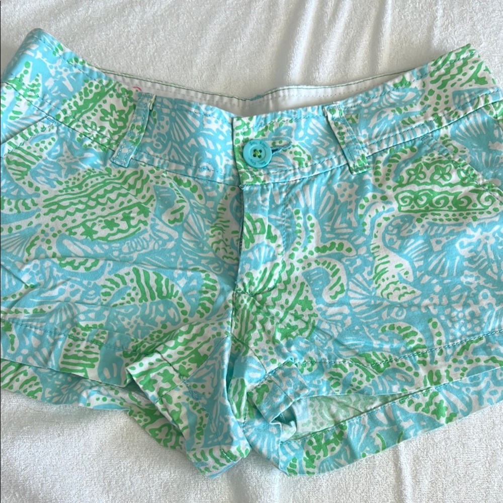 Lilly Pulitzer Walsh Women's Blue and Green Patterned crab Shorts 00